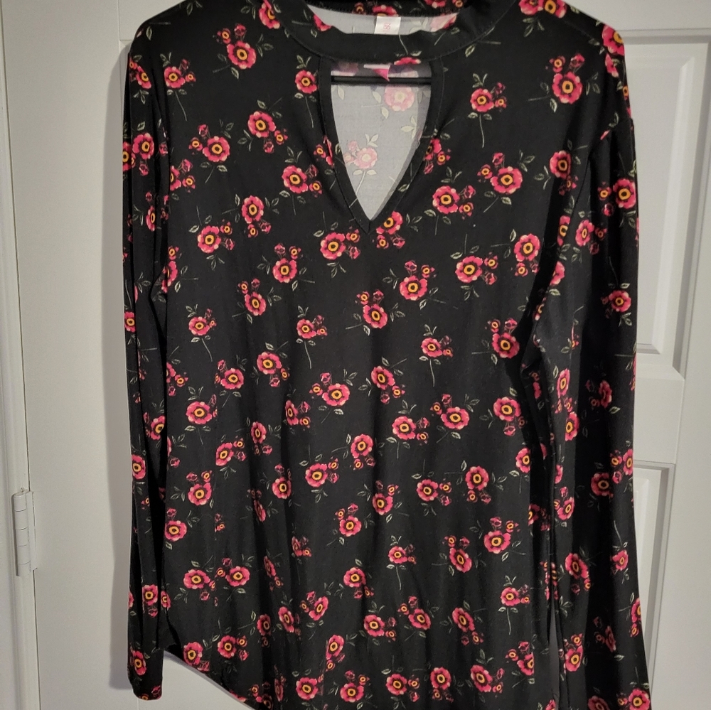 black top with pink flowers